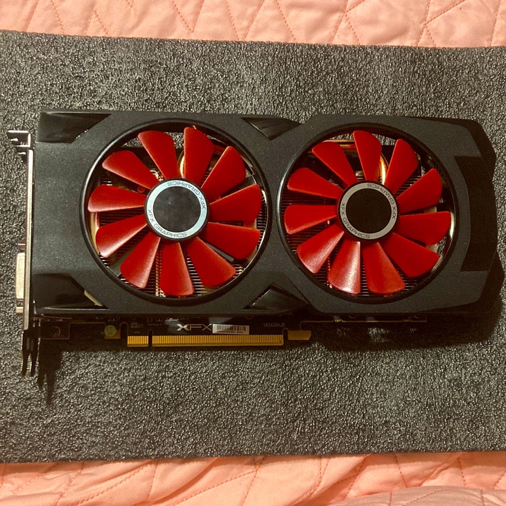 XFX AMD Radeon RX 570 - Graphics Card 4 GB